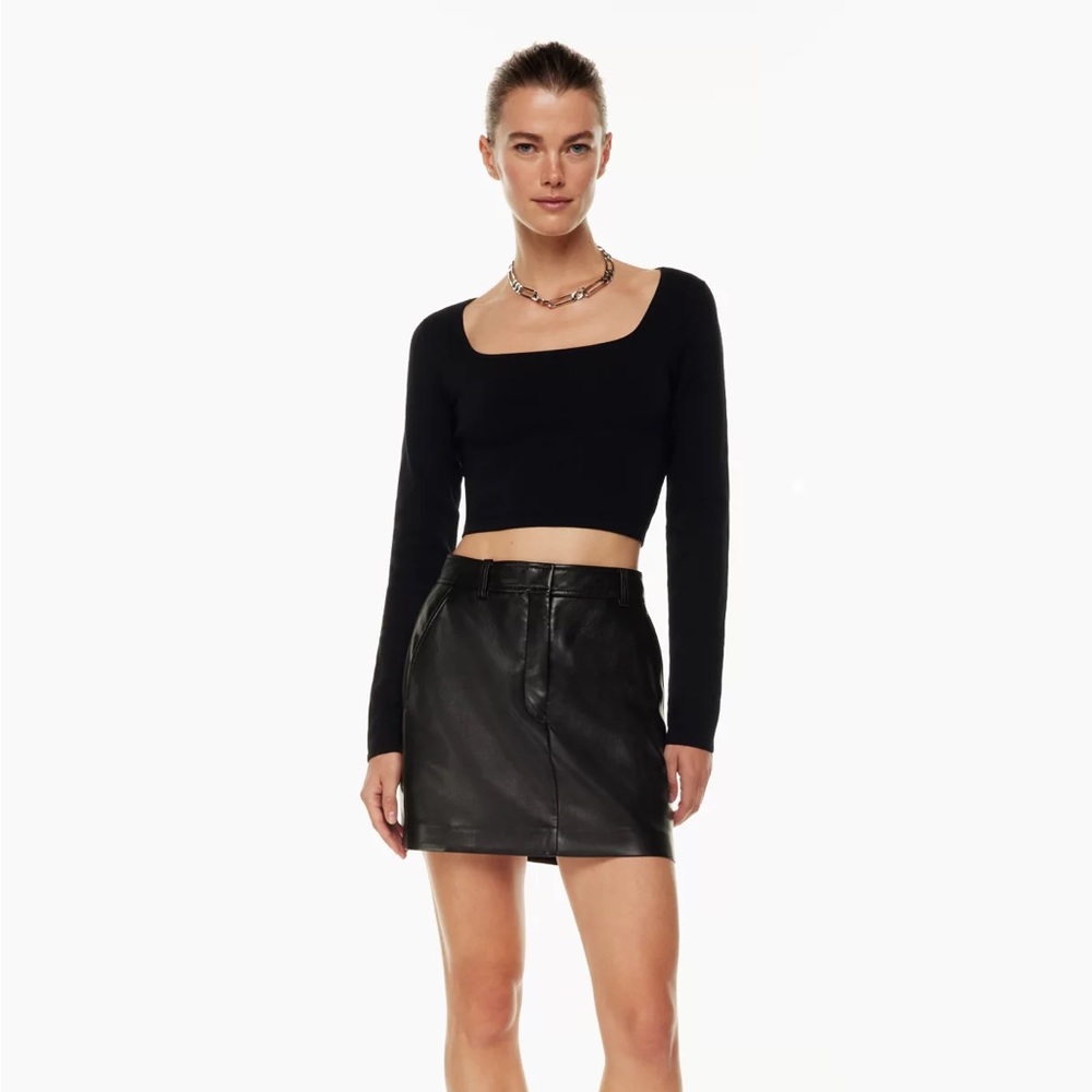 Aritzia Chisel skirt black leather sz 4